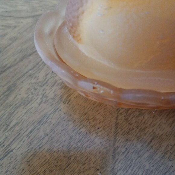 Westmoreland Mini Hen on a Nest Peach Frosted Glass - Picture 8 of 16